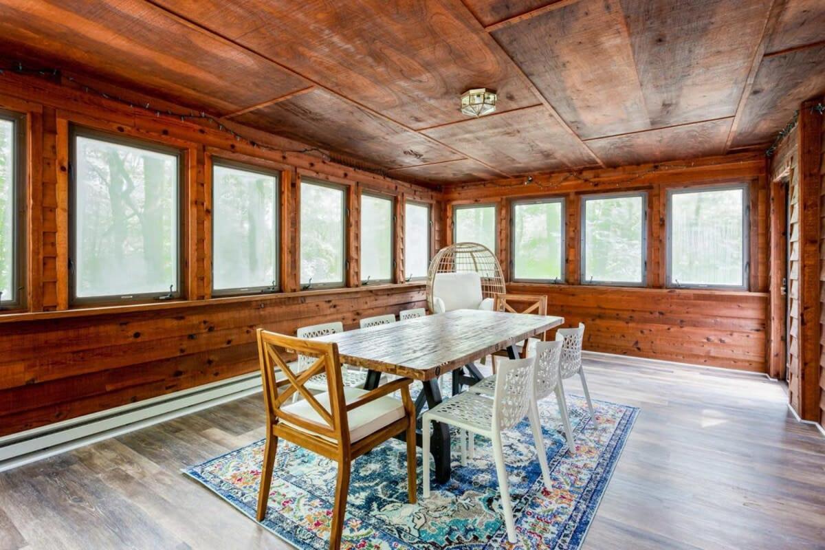 Huge Cabin W Hot Tub, Deck, Grill, Fire Pit, Wifi Berkeley Springs Bagian luar foto